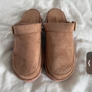 Steve Madden Brown Suede Flats